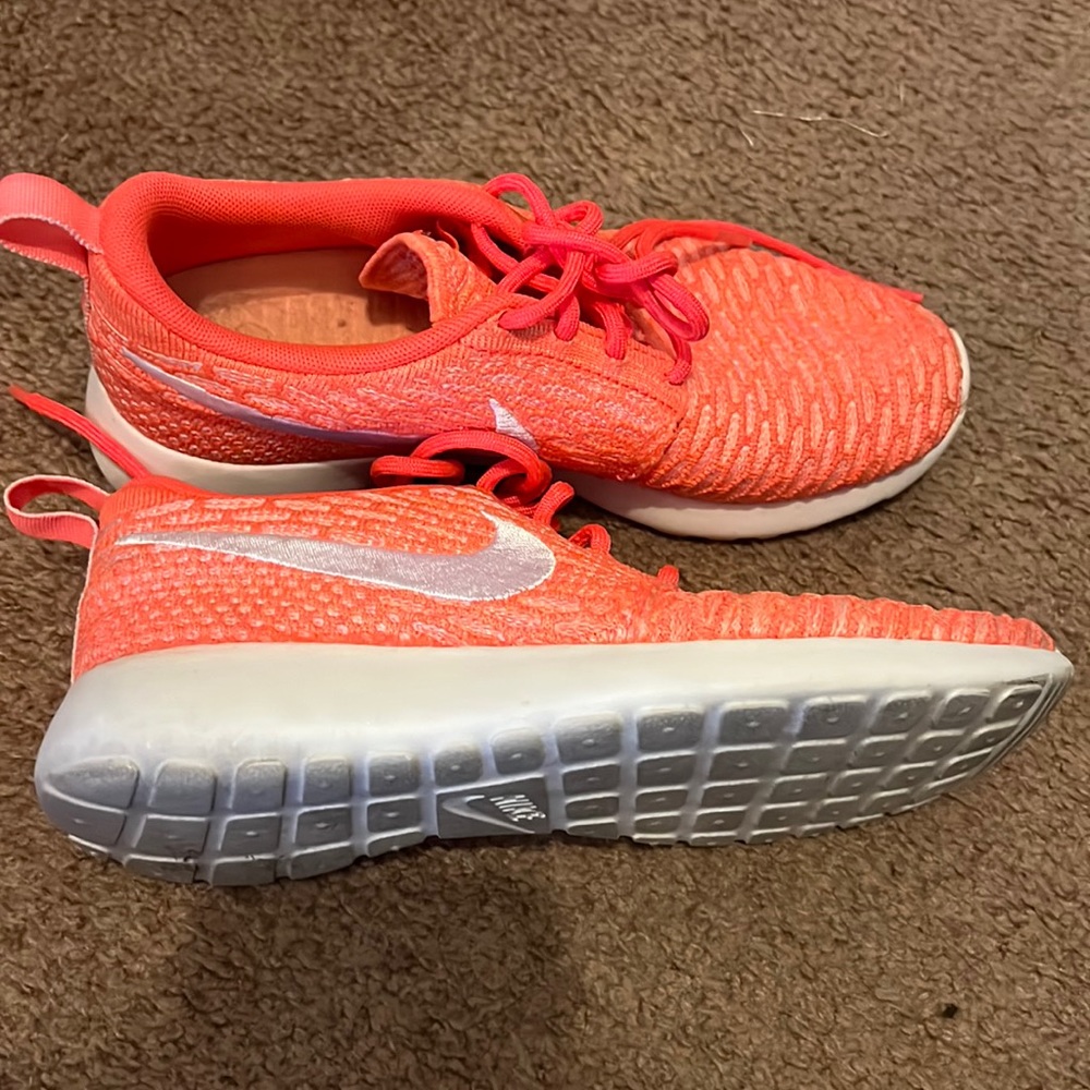 Roshe runs
